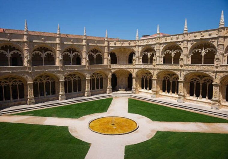 lisbon-private-full-day-sightseeing-tour-by-tuk-tuk