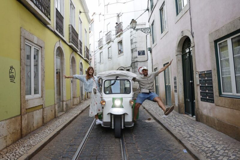 lisbon-private-guided-tour-by-tuk-tuk