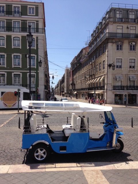 lisbon-private-guided-tour-of-historical-center-by-tuk-tuk