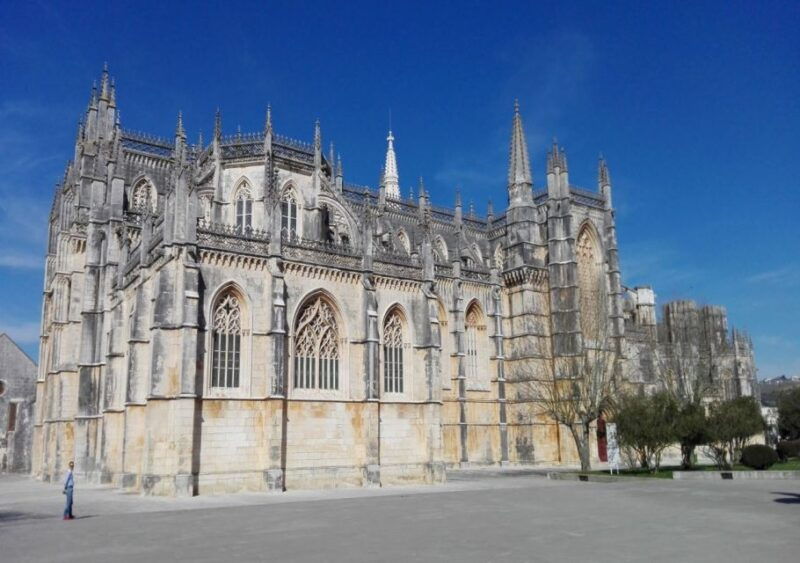 lisbon-private-guided-tour-of-tomar-batalha-and-alcobaca
