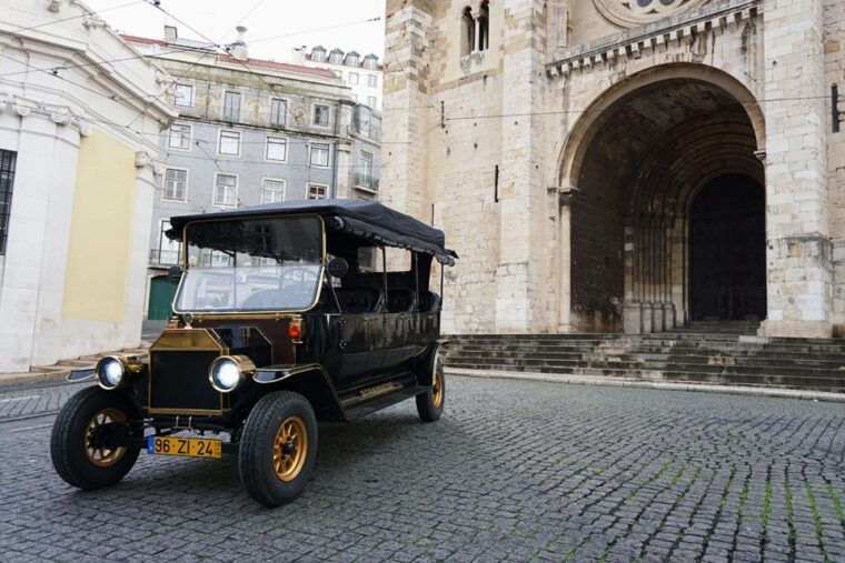 lisbon-private-guided-tuk-tuk-tour-with-hotel-pickup