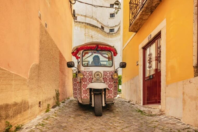 lisbon-private-guided-tuk-tuk-tour-with-hotel-pickup