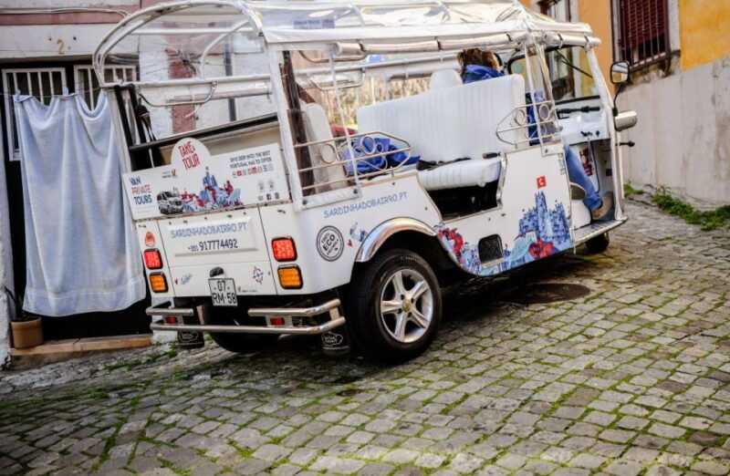 lisbon-private-historic-tour-by-eco-tuk-tuk
