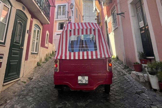 lisbon-private-historical-center-tour-by-tuk-tuk-2