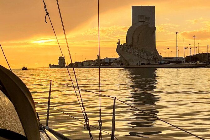 lisbon-private-luxury-boat-tour-with-welcome-drink