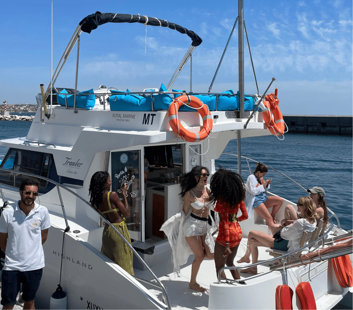 lisbon-private-luxury-catamaran-tour-with-welcome-drink