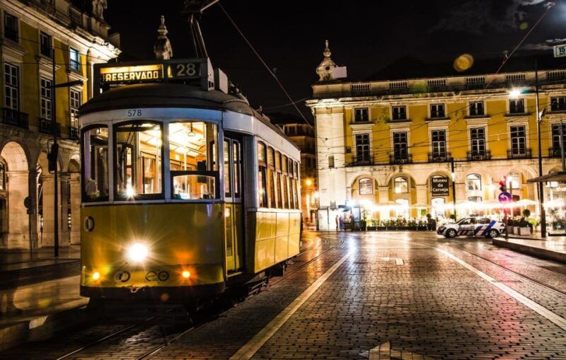 lisbon-private-night-tour-with-fado-dinner-show