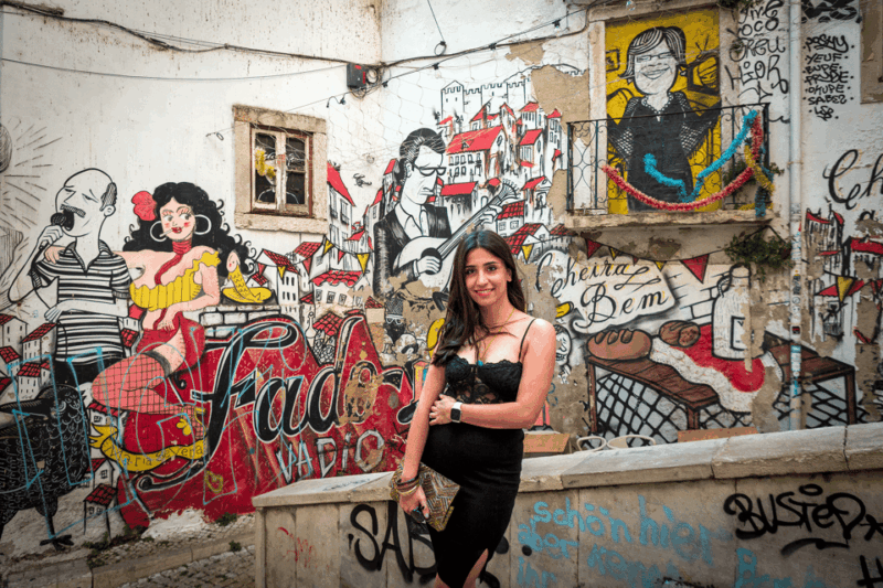 lisbon-private-photoshoot-through-alfama-graca-mouraria