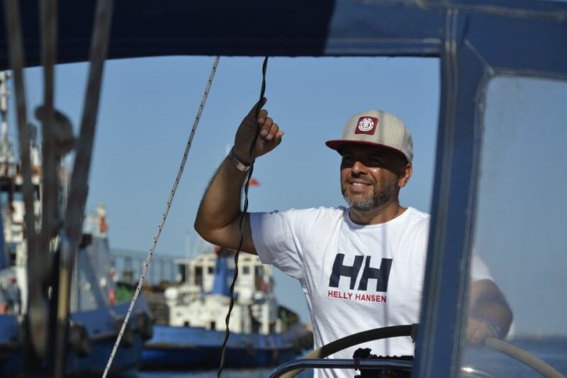 lisbon-private-sailboat-tour-on-tagus-river