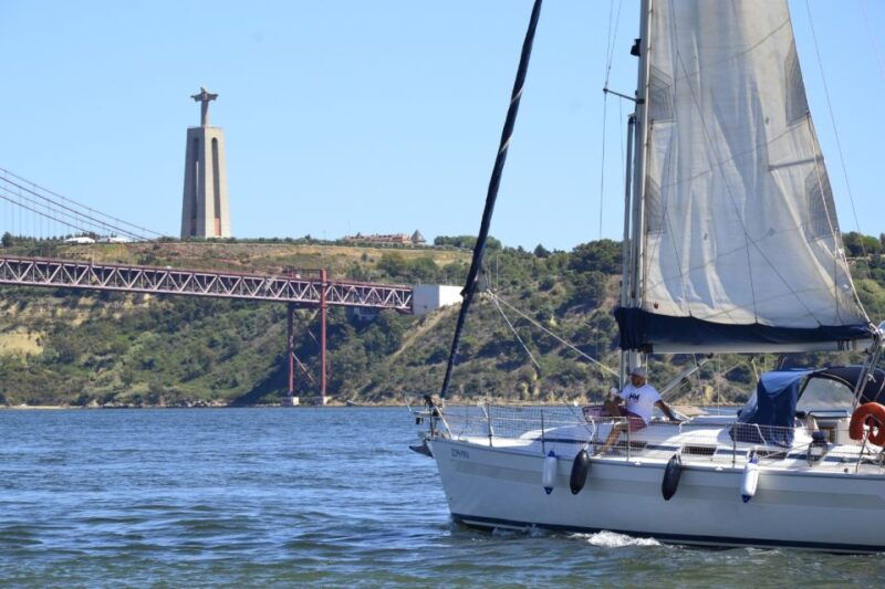 lisbon-private-sailboat-tour-on-tagus-river