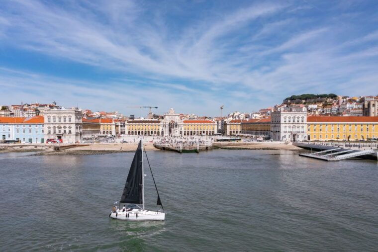 lisbon-private-sailboat-tour-on-the-tagus-at-sunset