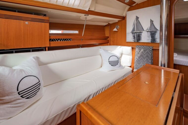 lisbon-private-sailboat-tour-on-the-tagus-at-sunset