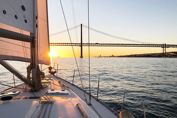 lisbon-private-sailing-tour-along-the-tagus-river
