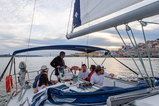 lisbon-private-sailing-tour-along-the-tagus-river