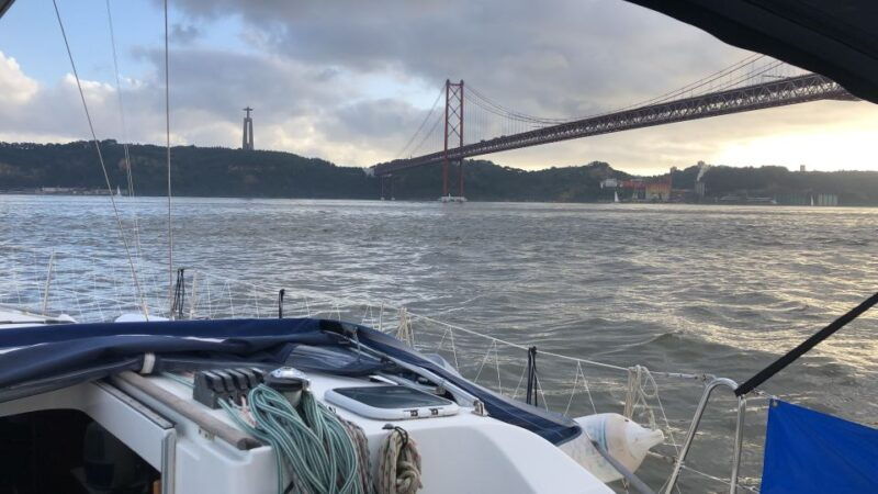 lisbon-private-sailing-tour-with-locals-and-sunset