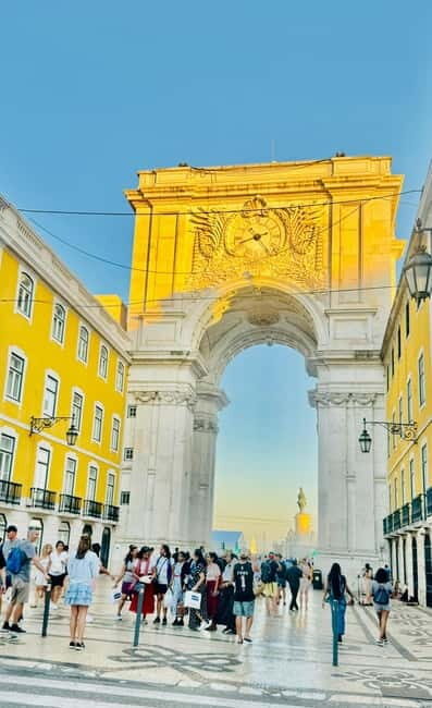 Lisbon: Private Sightseeing Full City Tour by Tuk-Tuk - What’s Included — And What’s Not