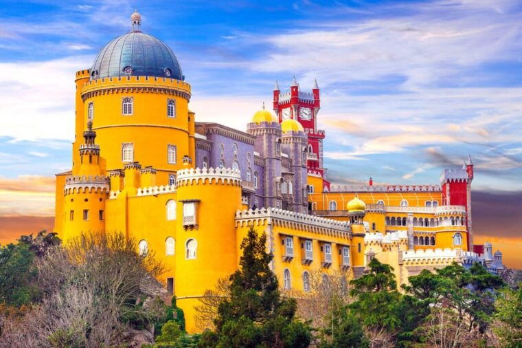 lisbon-private-sintra-pena-palace-regaleira-day-trip