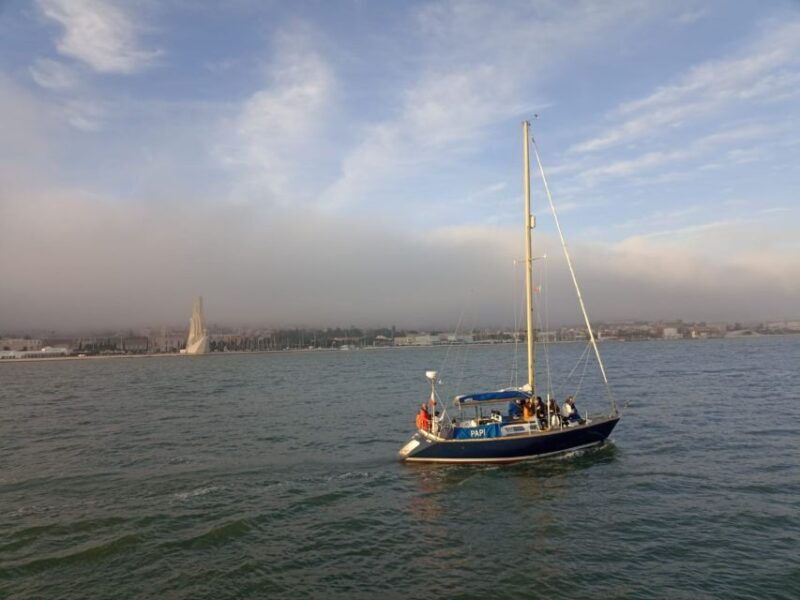 lisbon-private-sunset-sailboat-tour-with-welcome-drink