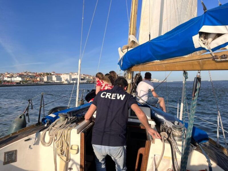lisbon-private-sunset-sailboat-tour-with-welcome-drink