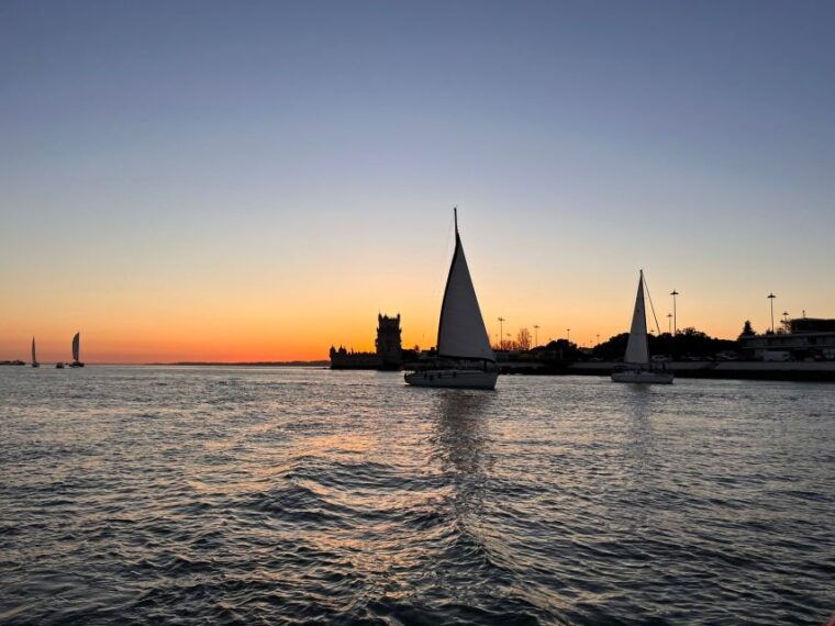 lisbon-private-sunset-sailboat-tour-with-welcome-drink