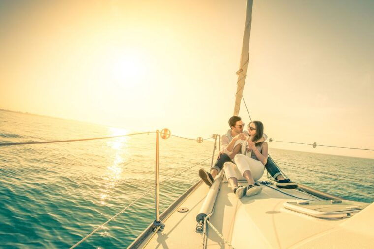 lisbon-private-sunset-sailing-tour-with-champagne