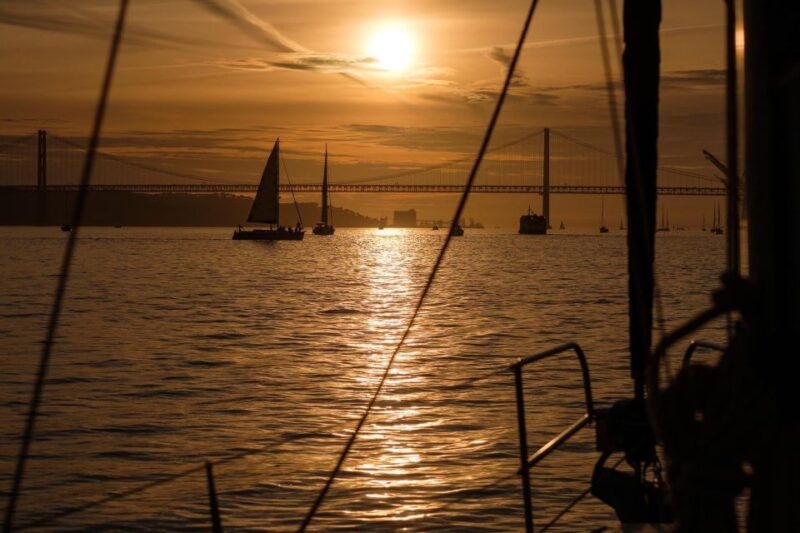 lisbon-private-sunset-sailing-tour-with-drinks
