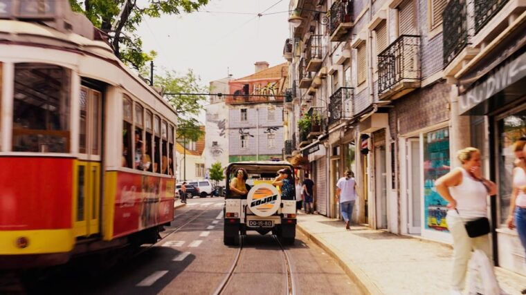 lisbon-private-tour-in-a-vintage-jeep-with-drinks-aboard