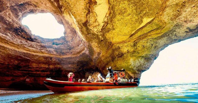 lisbon-private-tour-to-algarve-benagil-algar-seco-lagos-2