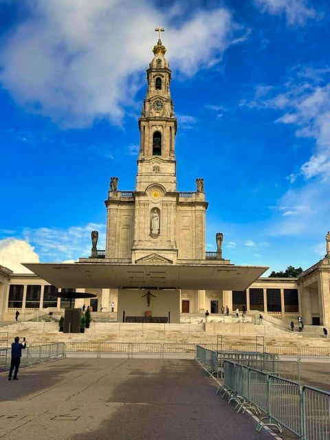 lisbon-private-transfer-to-porto-with-stops-until-3-cities