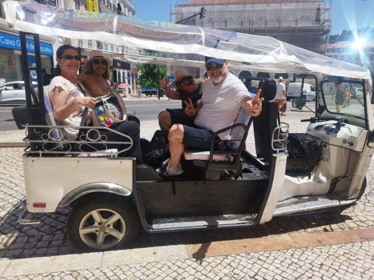 lisbon-private-tuk-tuk-tour-historical-old-city-sightseeing