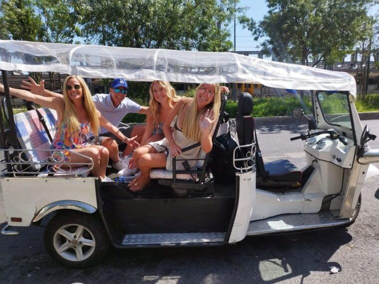 lisbon-private-tuk-tuk-tour-historical-old-city-sightseeing