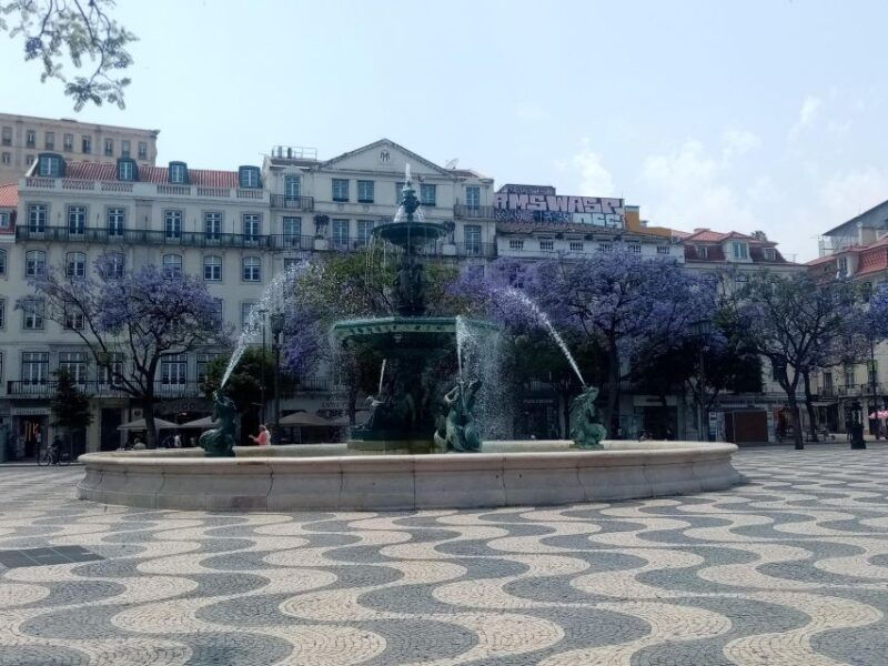 lisbon-private-tuk-tuk-tour-of-the-historic-neighbourhoods
