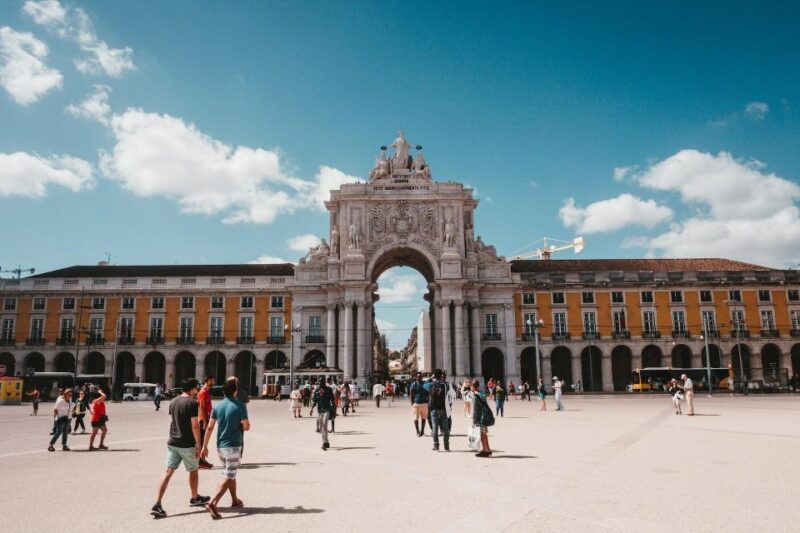 lisbon-private-tuk-tuk-tour-of-the-historic-neighbourhoods