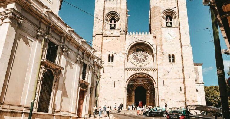 lisbon-private-tuk-tuk-tour-of-the-historic-neighbourhoods