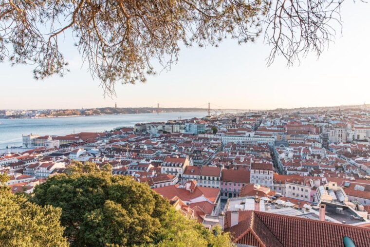 lisbon-private-tuk-tuk-tour-of-the-historic-neighbourhoods