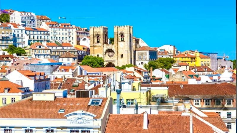 Lisbon: Private Tuktuk Tour with History & Music - What It’s Like in the Tuktuk