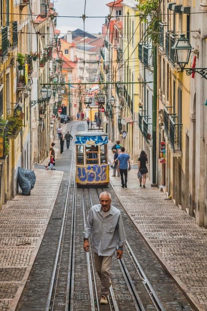 lisbon-private-walking-tour-with-a-local-guide