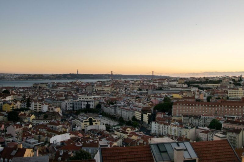 lisbon-private-walking-tour-with-professional-photoshoot