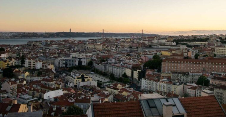 lisbon-private-walking-tour-with-professional-photoshoot