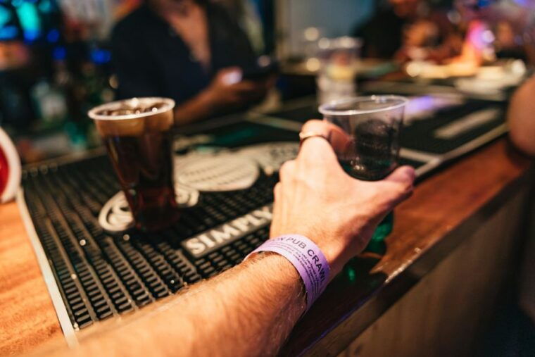 lisbon-pub-crawl-with-open-bar-shots-vip-club-entry