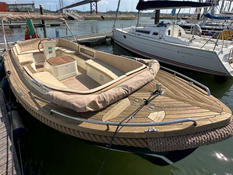 lisbon-relax-in-the-waves-open-bar-and-snacks-at-sunset