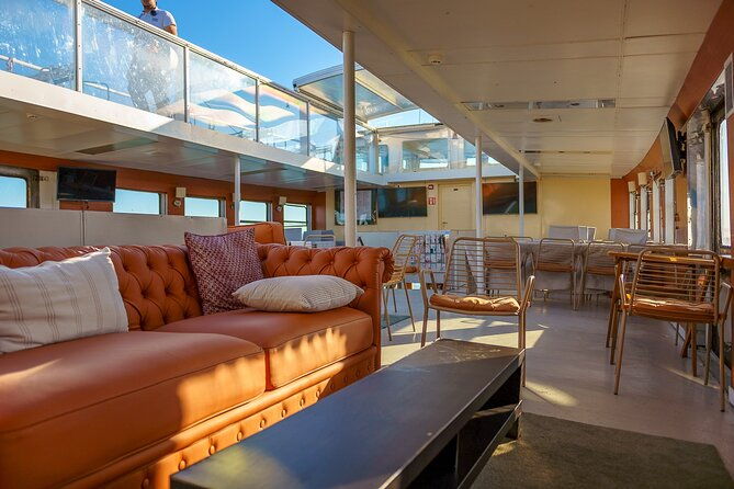 lisbon-river-boat-sightseeing-tour-with-a-drink