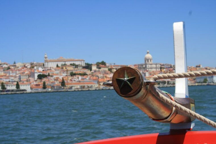 lisbon-river-tagus-sightseeing-cruise-in-traditional-vessel