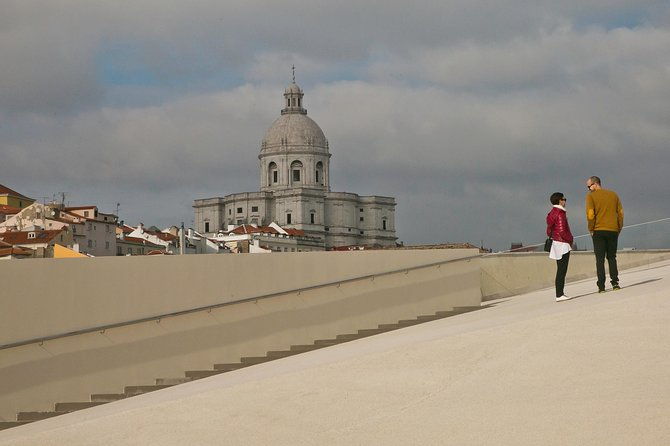 lisbon-river-walk-sailors-docks-and-pipe-dreams