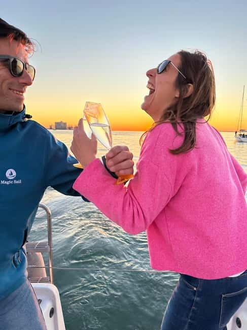 Lisbon: Romantic Cruise with Wine & Portuguese Tapas - Meeting Point and Logistics