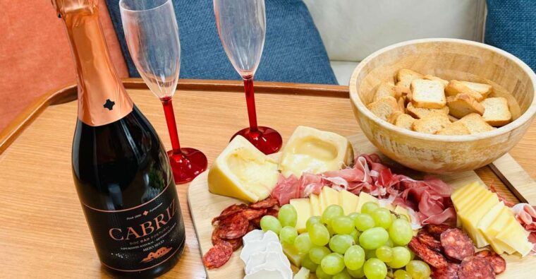 lisbon-romantic-sunset-cruise-with-wine-portuguese-tapas-2