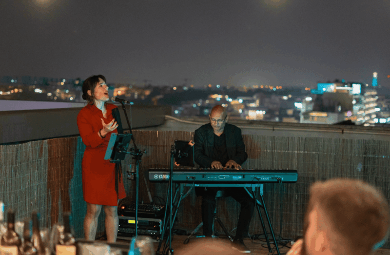 lisbon-rooftop-wine-tasting-with-live-traditional-fado-2