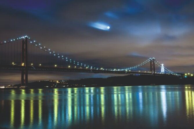 lisbon-sail-cruise-at-night-with-wine