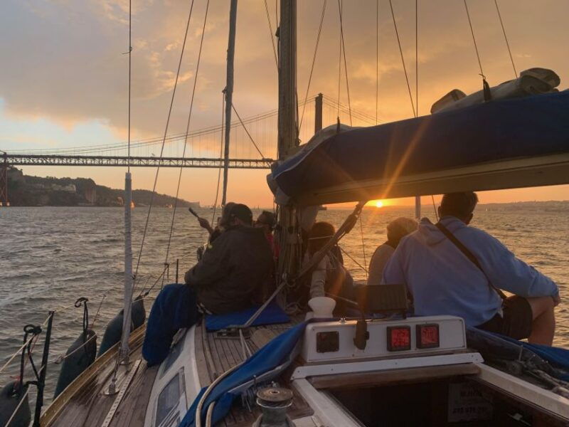 lisbon-sailboat-sunset-tour-with-a-drink