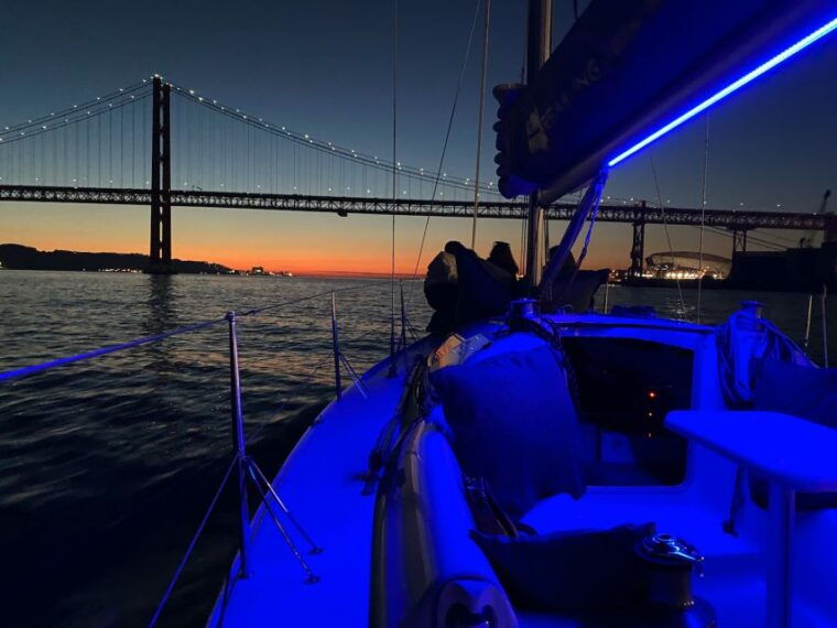 lisbon-sailboat-tour-w-local-guide-and-open-bar-green-wine